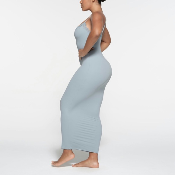 Fits everybody lace long slip dress - Picture 3 of 5